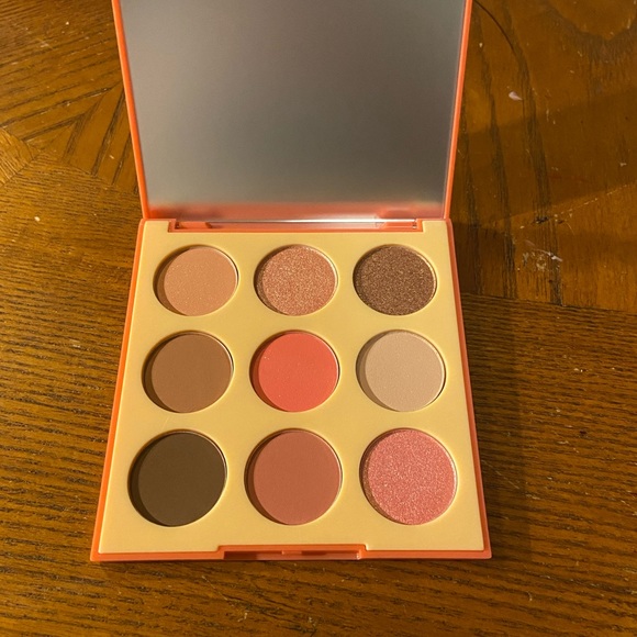 Morphe Other - Morphe 9E Pretty in Peach Eyeshadow Palette